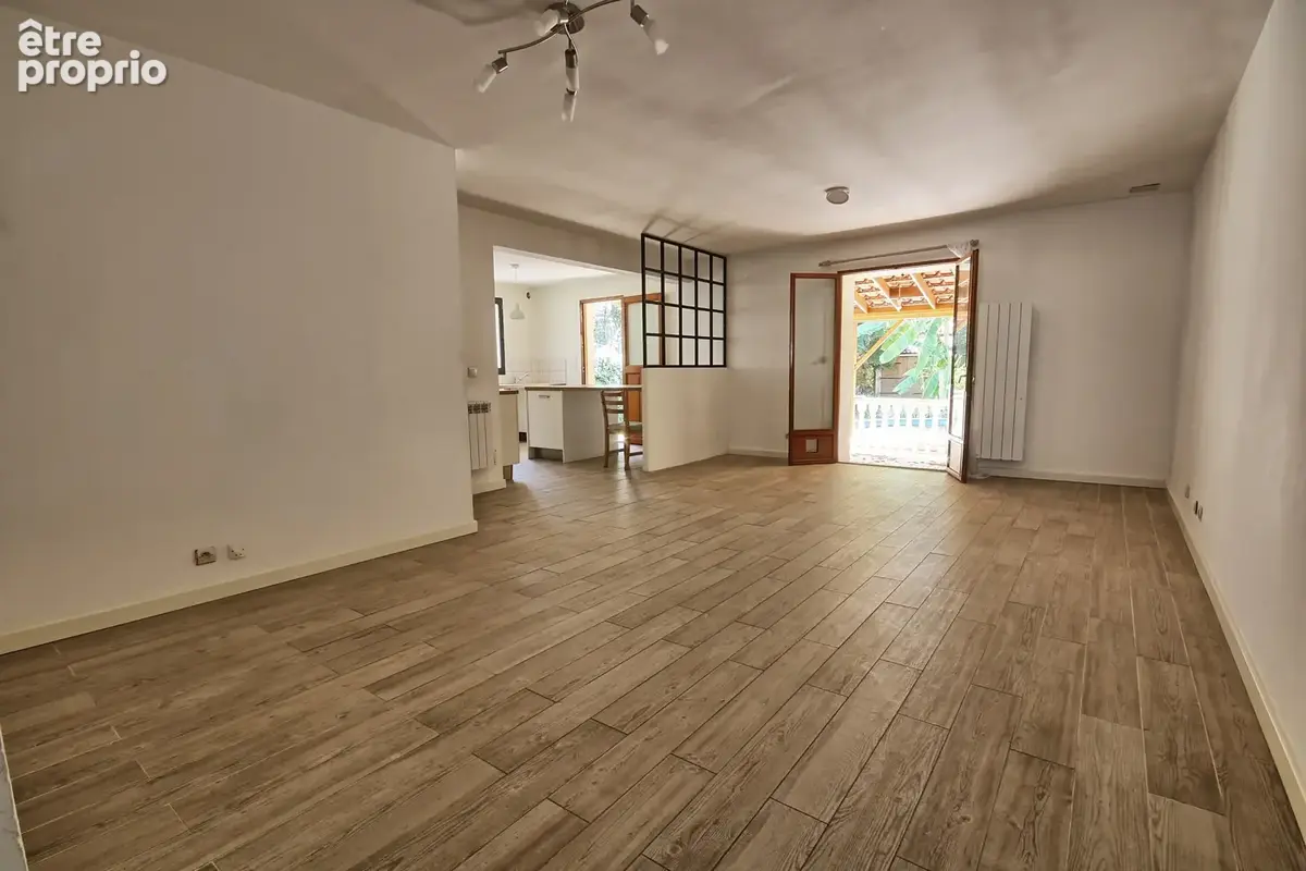 Bacalan   Maison en pierre 147 m2 au sol   Jardin, piscine et garage - photo 3
