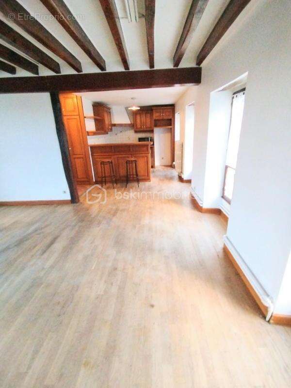 Appartement à DAMMARIE-LES-LYS