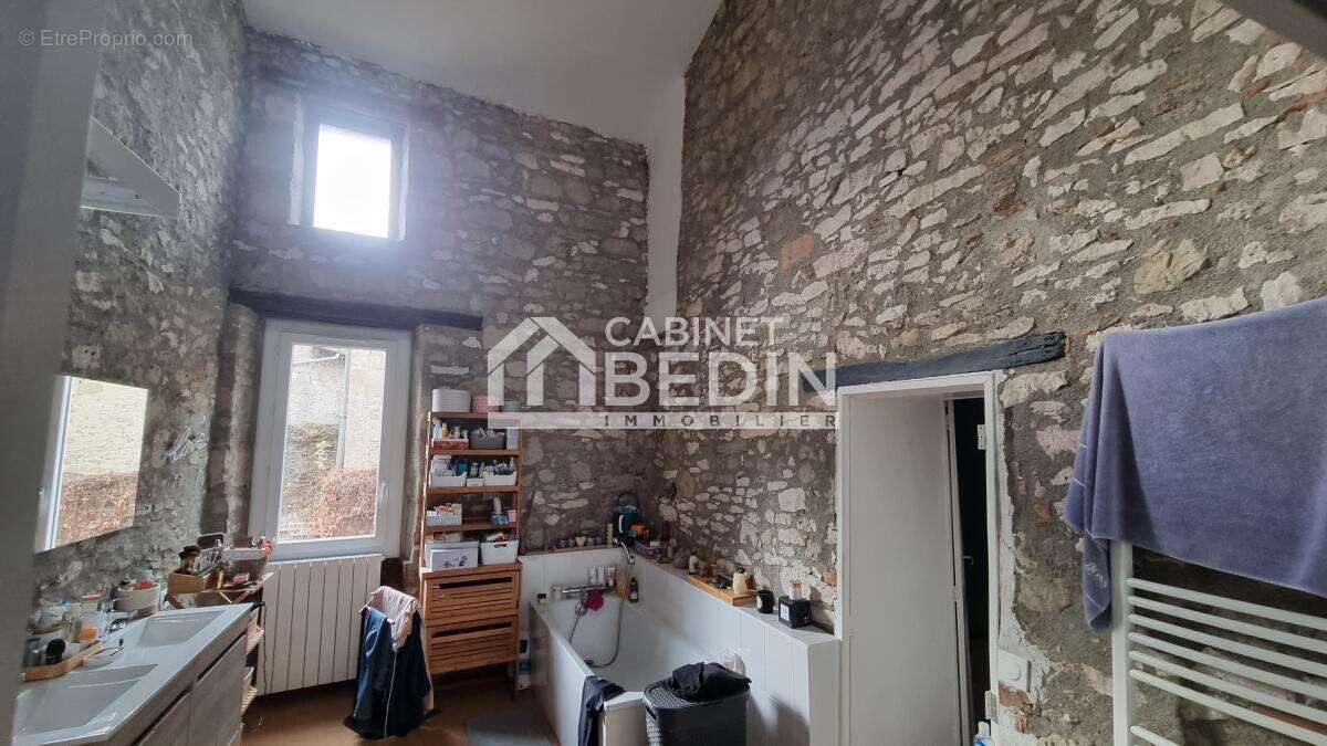 Maison à AURIAC-SUR-VENDINELLE