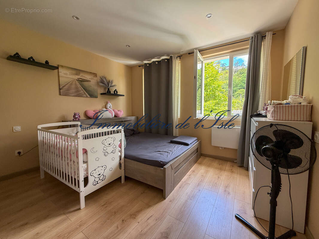 Maison rénovée sur grand terrain arboré - proche périgueux - photo 8