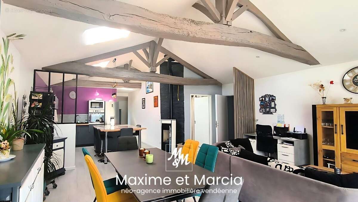 Maison à LE GIROUARD