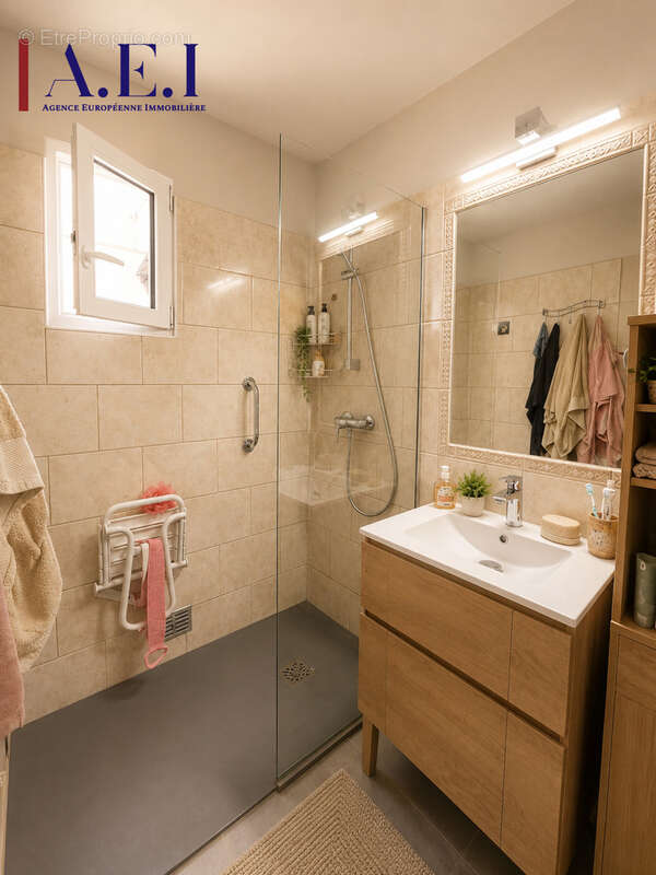 *Appartement T4 avec terrasses et stationnement - photo 11