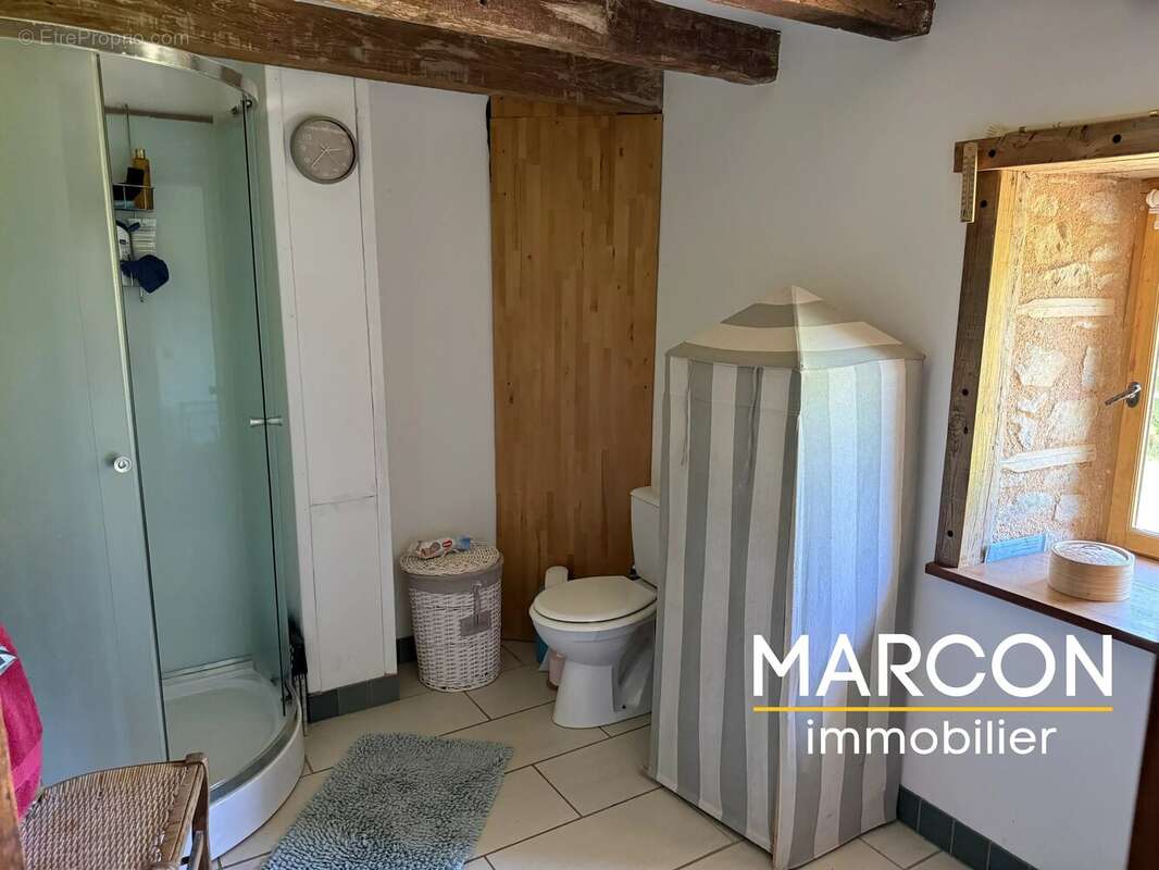 Belle fermette de 176 m² - Secteur JARNAGES - photo 24