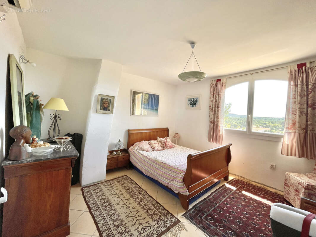 Maison à SIX-FOURS-LES-PLAGES