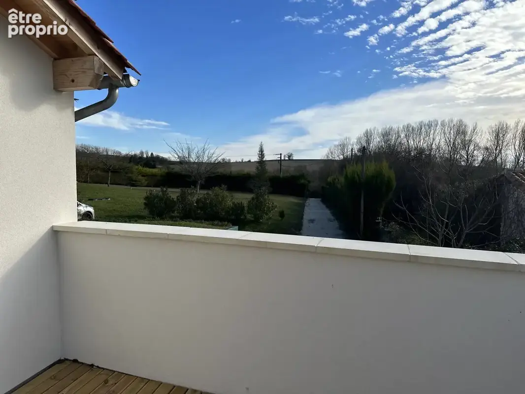 Maison de plain-pied avec grand jardin et piscine - photo 13