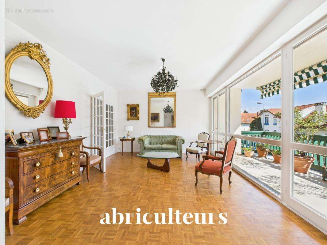 Appartement familial de 120 m²  avec balcons en vente dans le Quartier Petit Chambord (92340) - photo 5