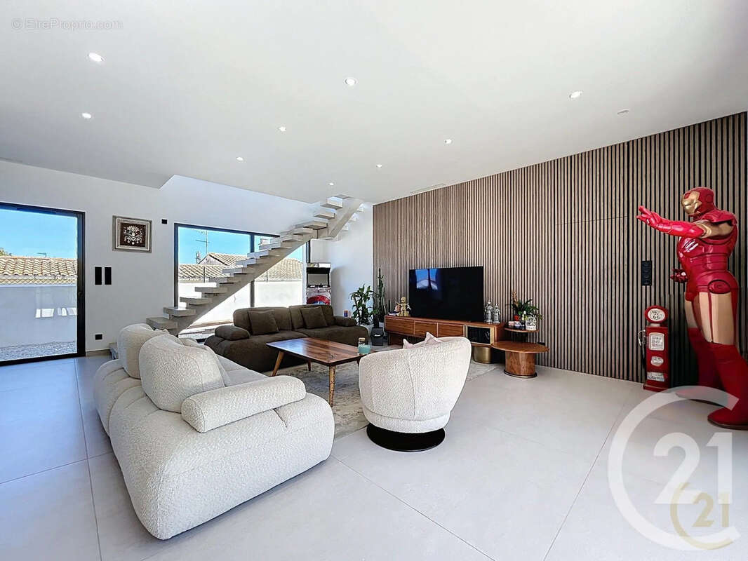 Maison 208 m² à Saint-Jean-De-Vedas  - photo 5