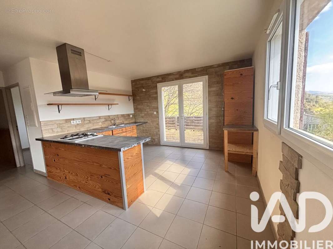 Maison 80 m² à Riols  - photo 8