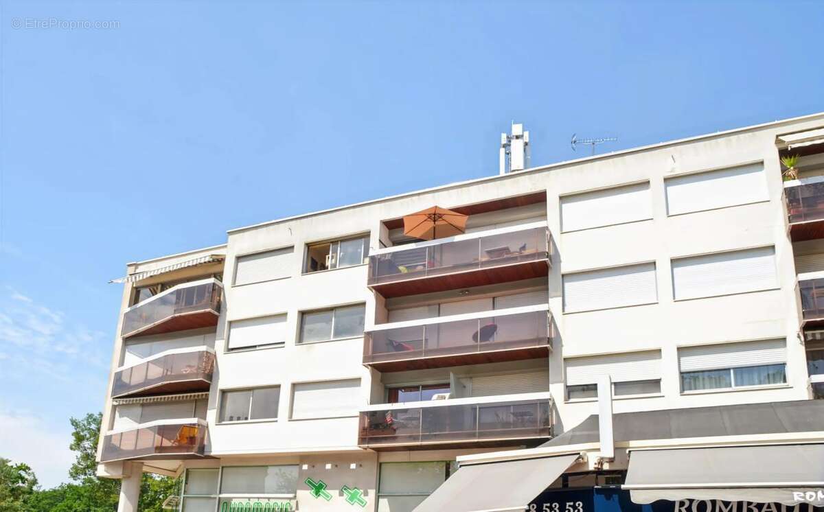 Appartement à LA CELLE-SAINT-CLOUD