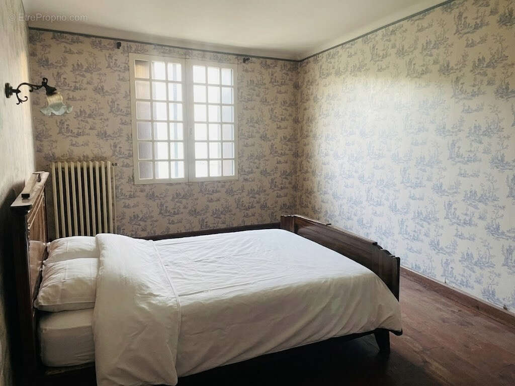 Maison à MAUGUIO