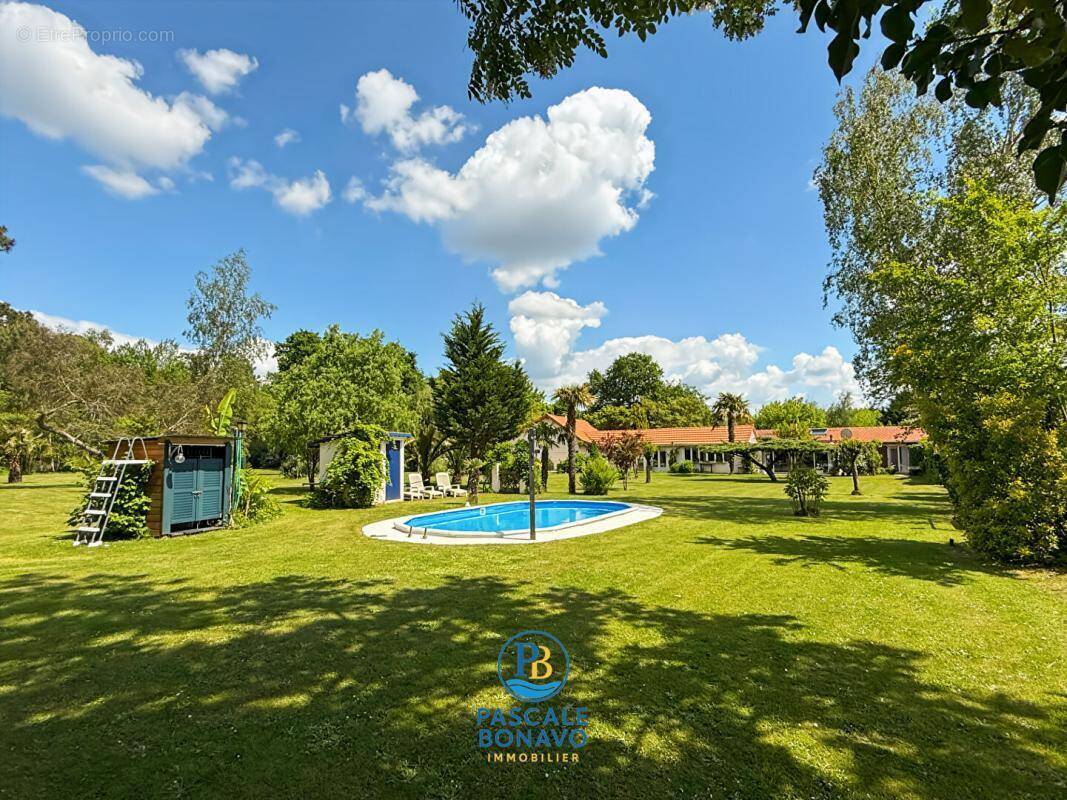 Maison à VENDAYS-MONTALIVET