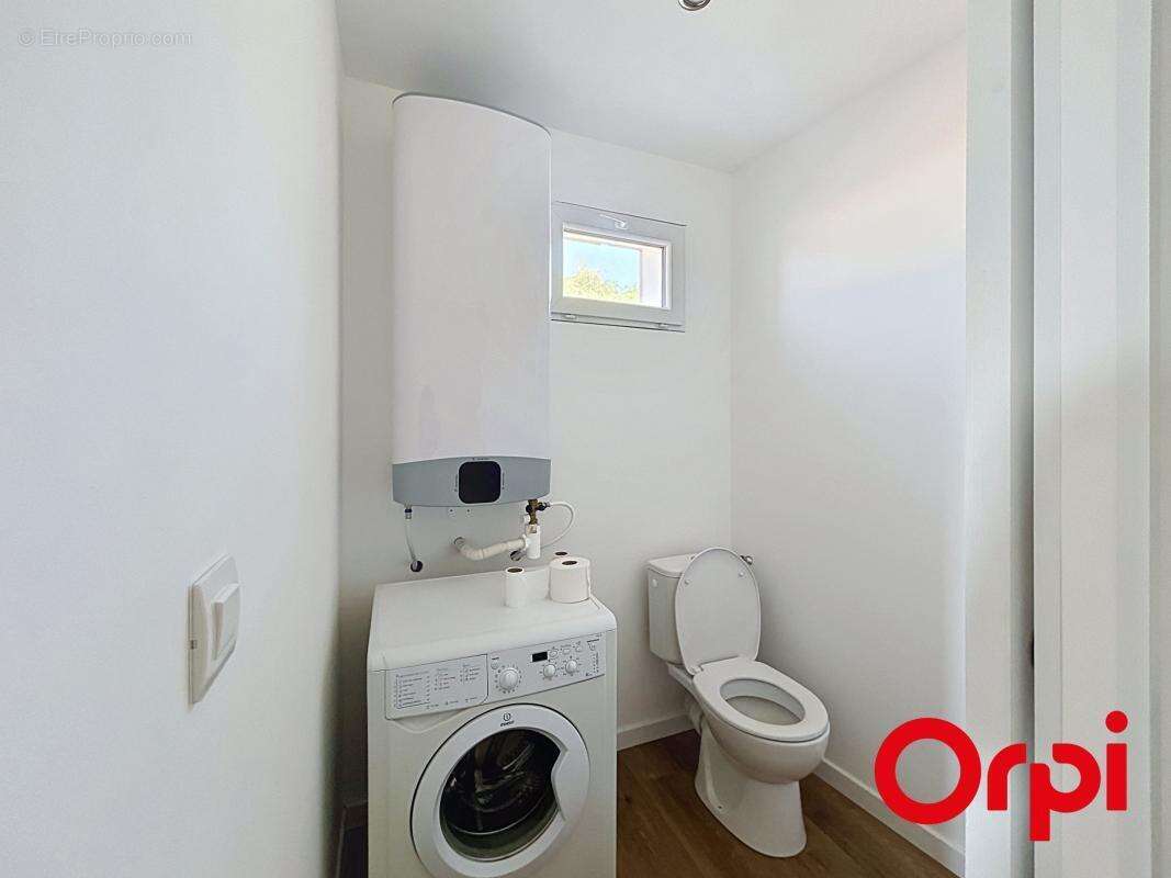 Toulon est - ortolan - faux t3 56m2 haut de villa - terrasse et stationnement - photo 8