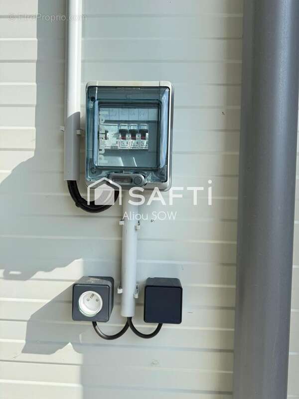 Photo 4 - Parking à AIFFRES