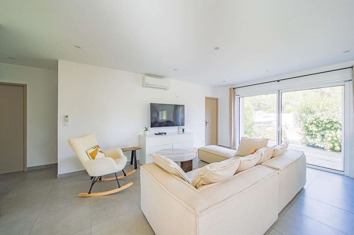 Maison contemporaine avec piscine Porto Vecchio - photo 11