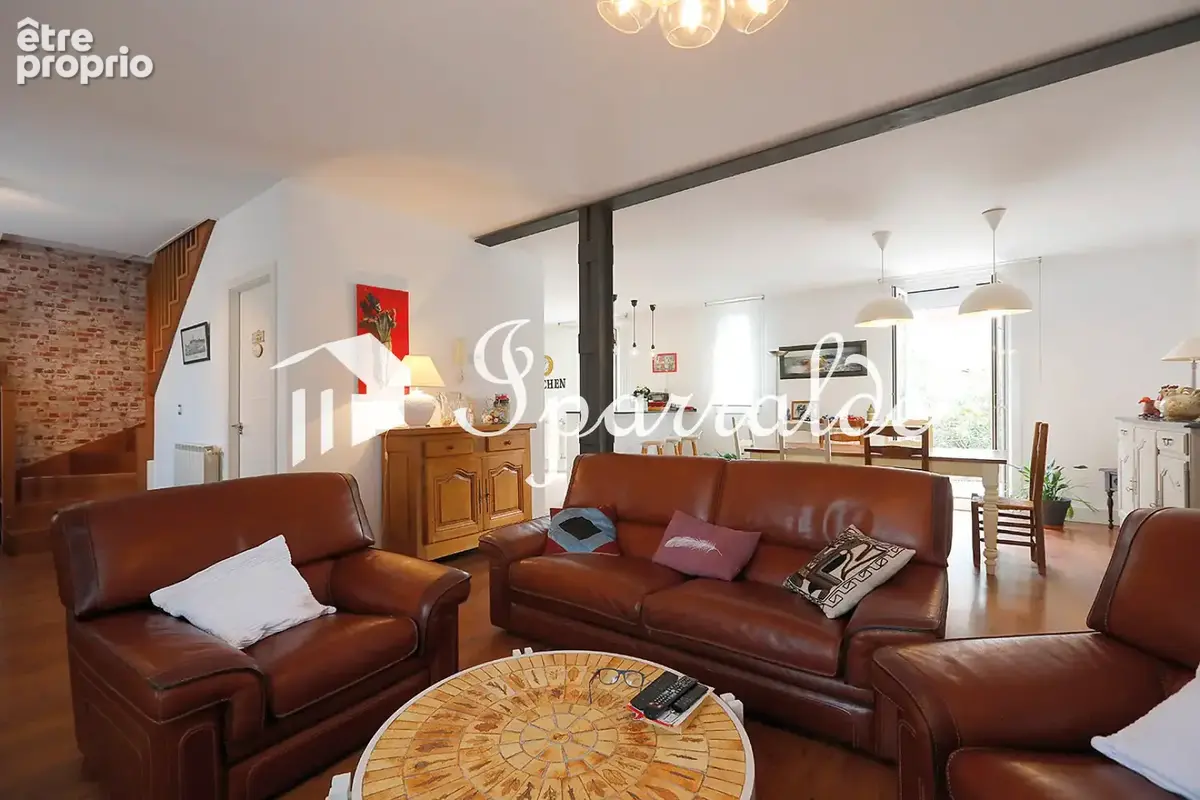 Superbe Maison de type T5 CENTRE VILLE tout à pied à HENDAYE 64700 - photo 3