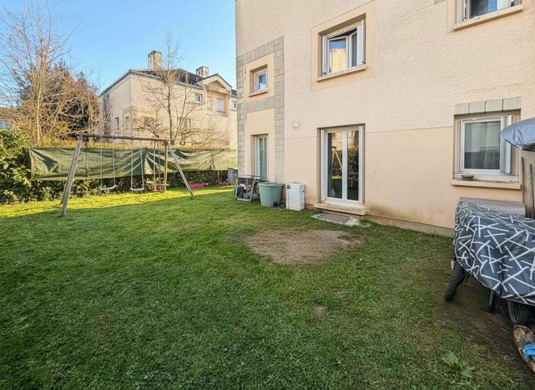 Maison à LOGNES