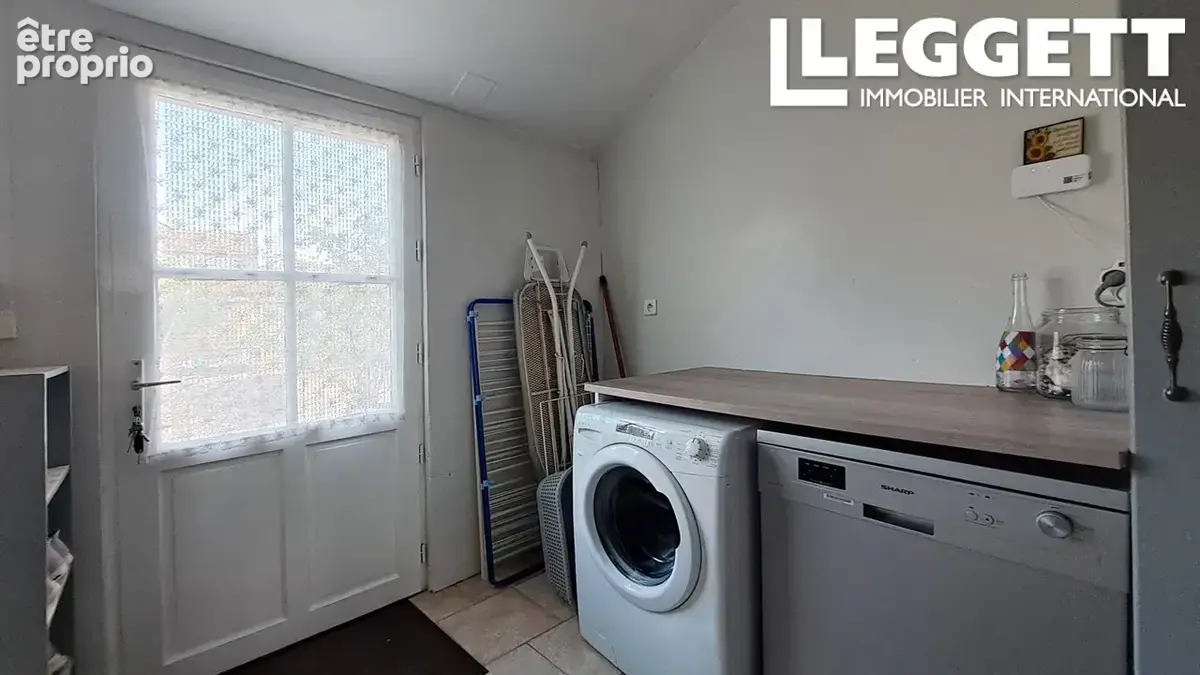 Maison spacieuse au cœur d'un petit village, 4 chambres, Cour jardin close de murs - photo 5
