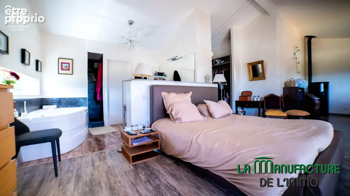 Villa d'architecte de 199.12 m2 - piscine - 4 ch- putting green de golf - 1513 m2 terrain - 2 garages / Monist - photo 8