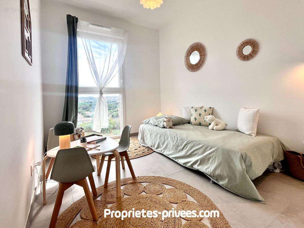 Appartement à FREJUS