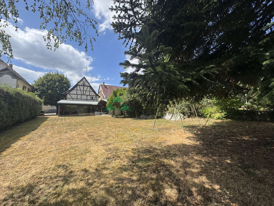 maison 5 pièces sur une beau terrain de 8.29 ares - photo 10