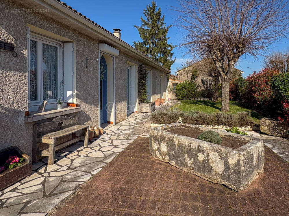 Maison à SAUZE-VAUSSAIS