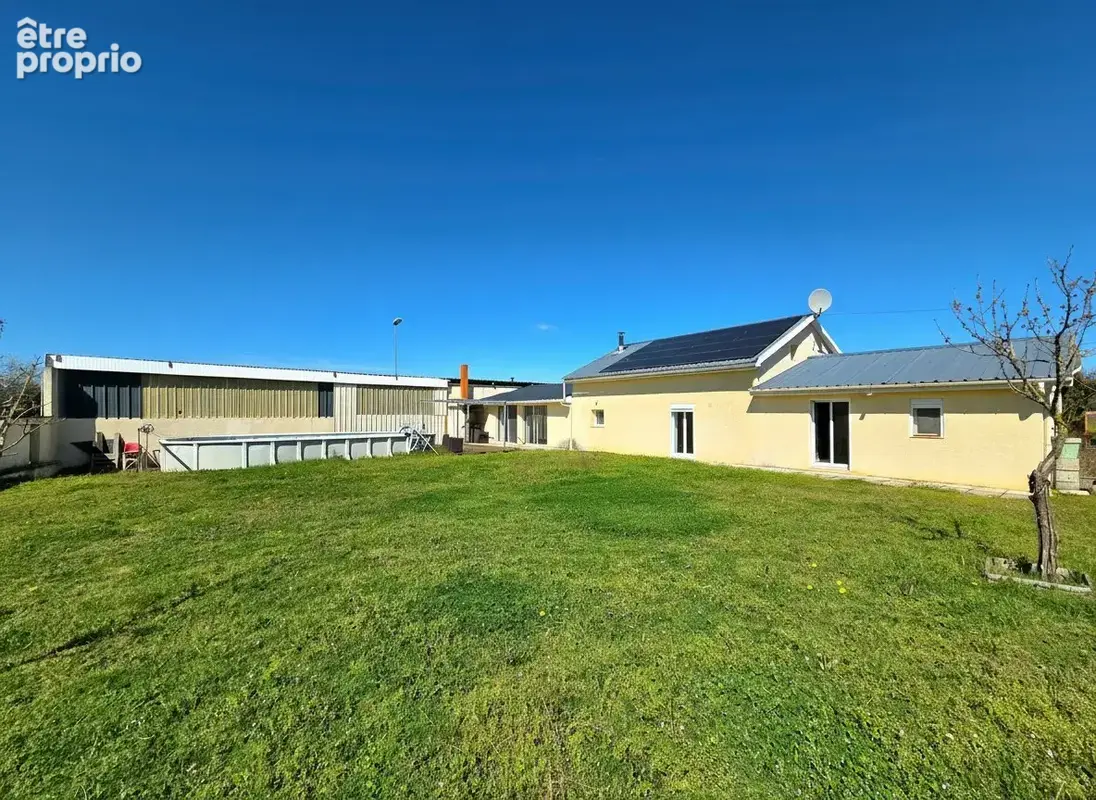 Maison et son hangar proche de toutes commodités - photo 1