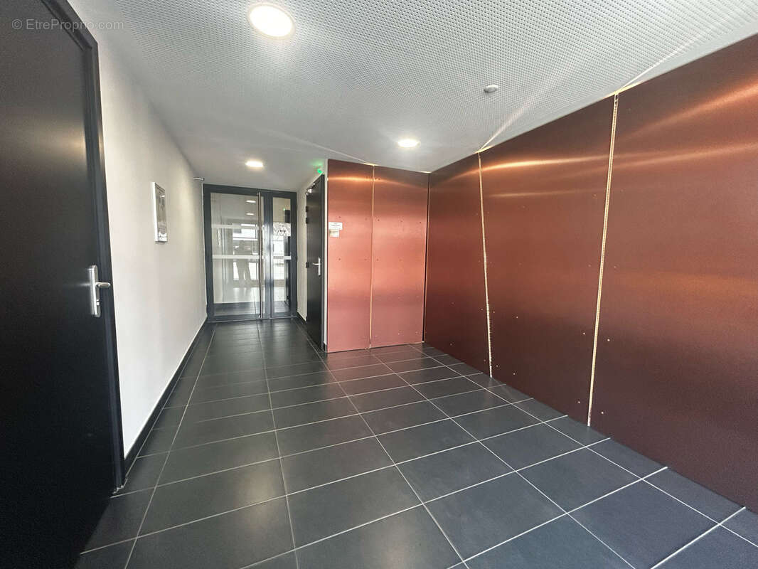 Spécial investisseur - 2 pièces - double garage - photo 2