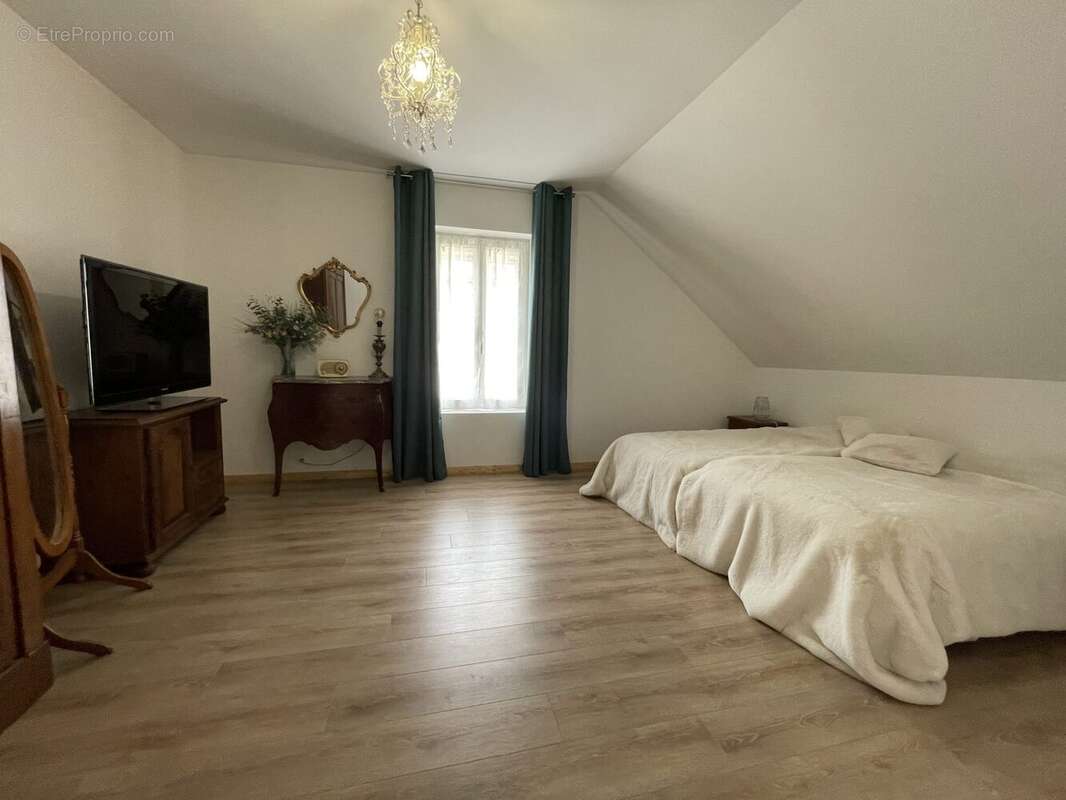 Maison 215 m² à Marly-Gomont  - photo 5