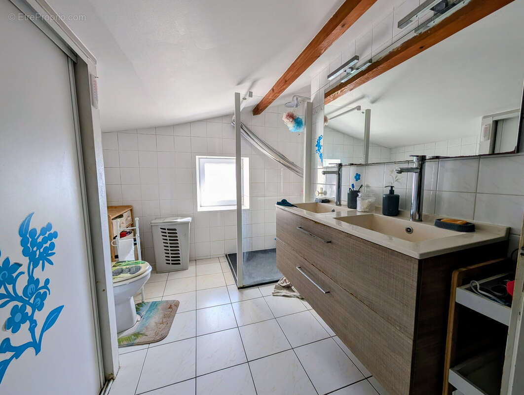 Maison à LES HERBIERS