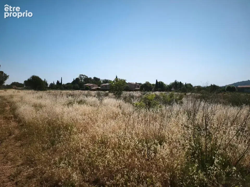 Photo Terrain à Cuers au prix de 113 000€