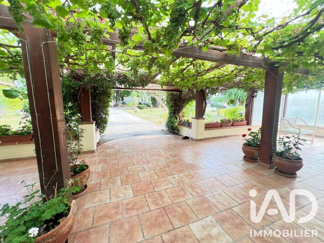 Maison 134 m² à Saint-Pierre-De-Clairac  - photo 4