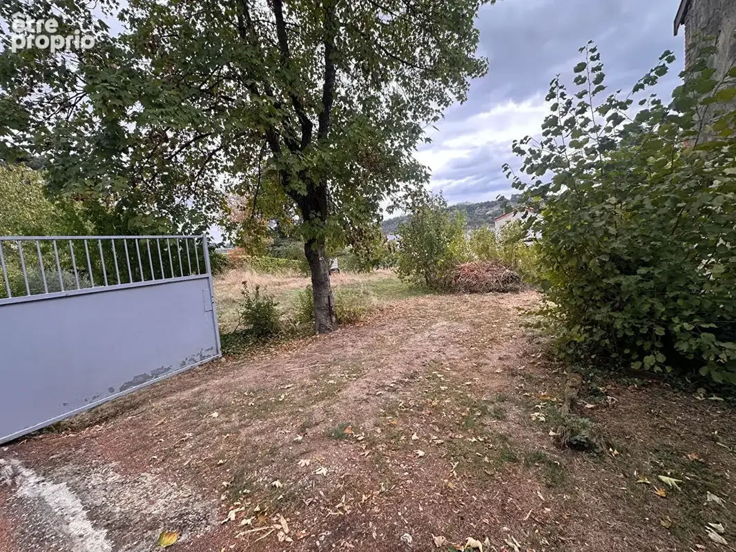 Photo Terrain à Saint-Romain-En-Gal au prix de 200 000€