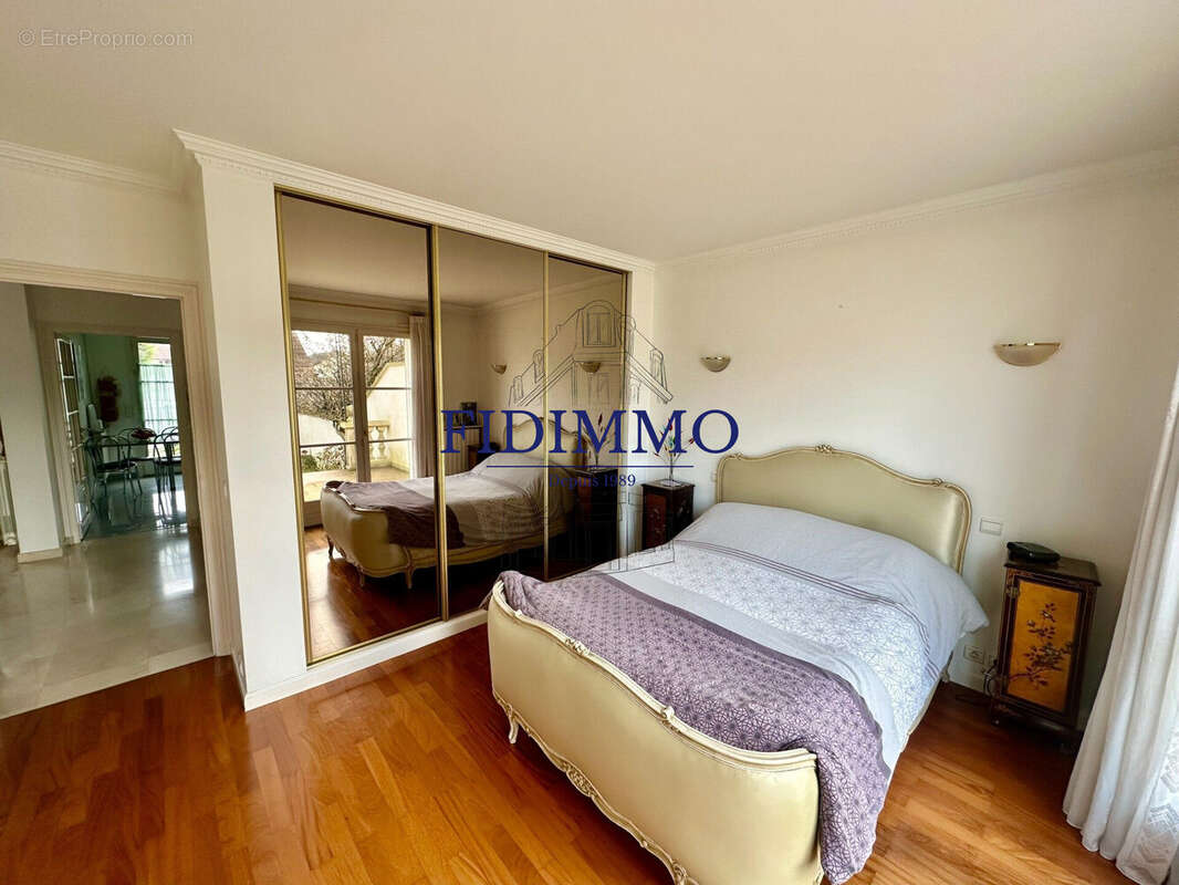 Maison à CHENNEVIERES-SUR-MARNE