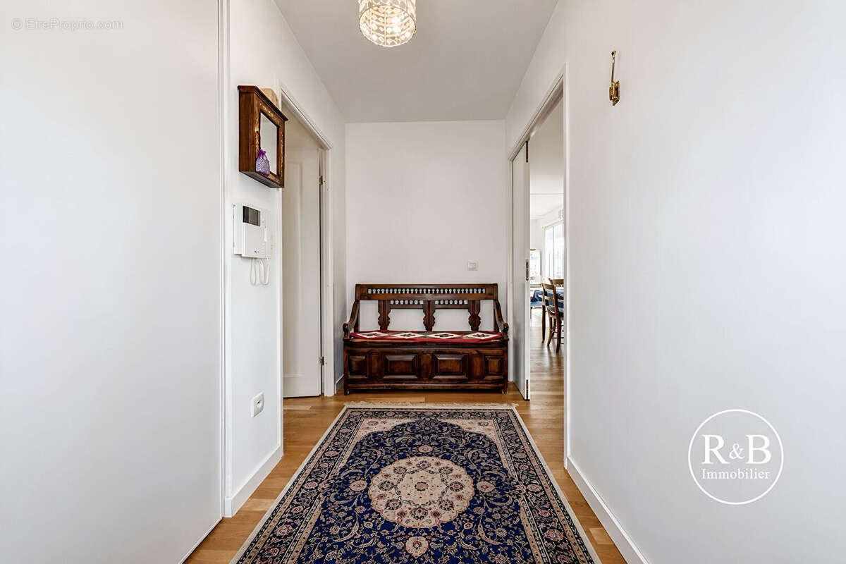 Appartement à LES CLAYES-SOUS-BOIS