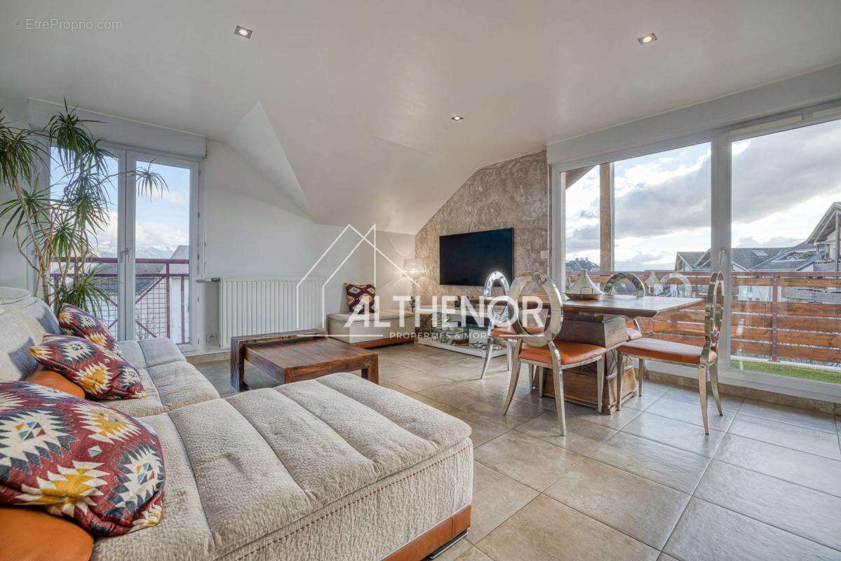 Appartement à POISY