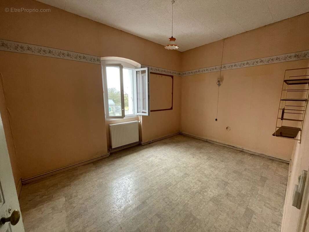 Maison à SAVIGNE-SUR-LATHAN