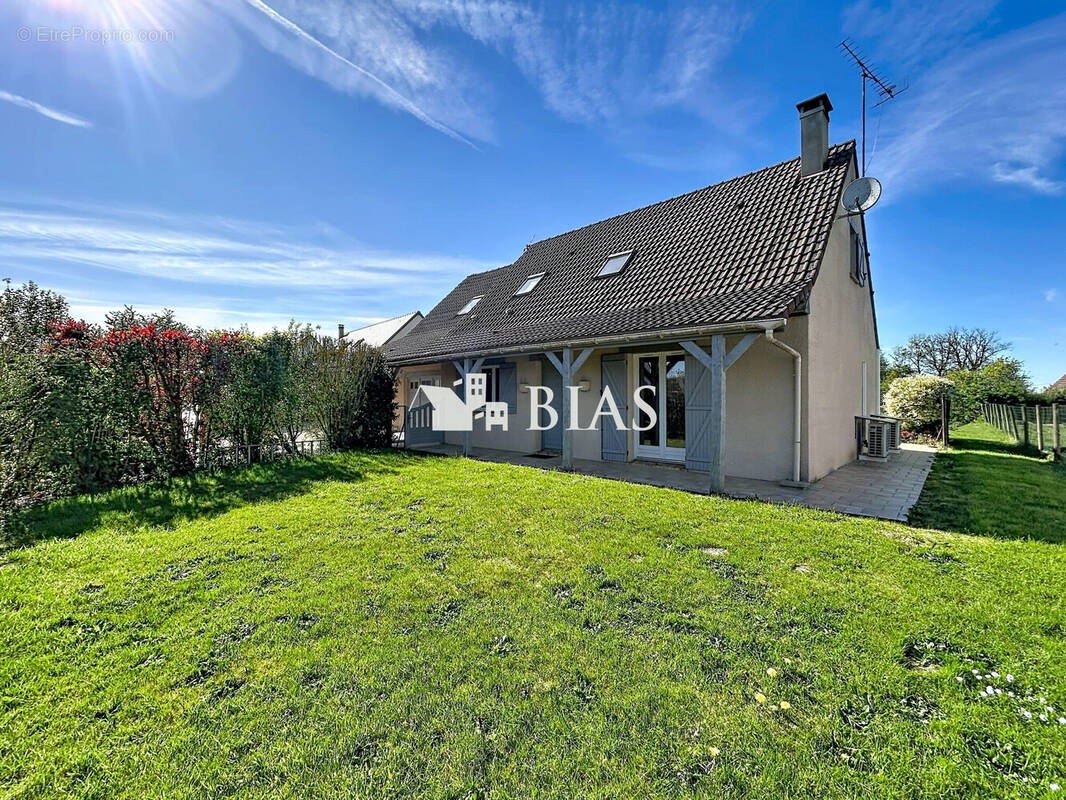 Maison à BUCHY
