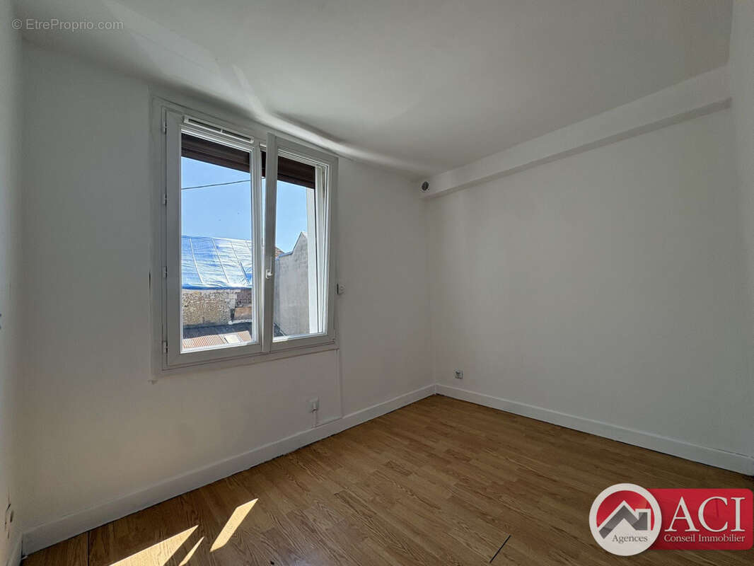 Appartement à BORNEL