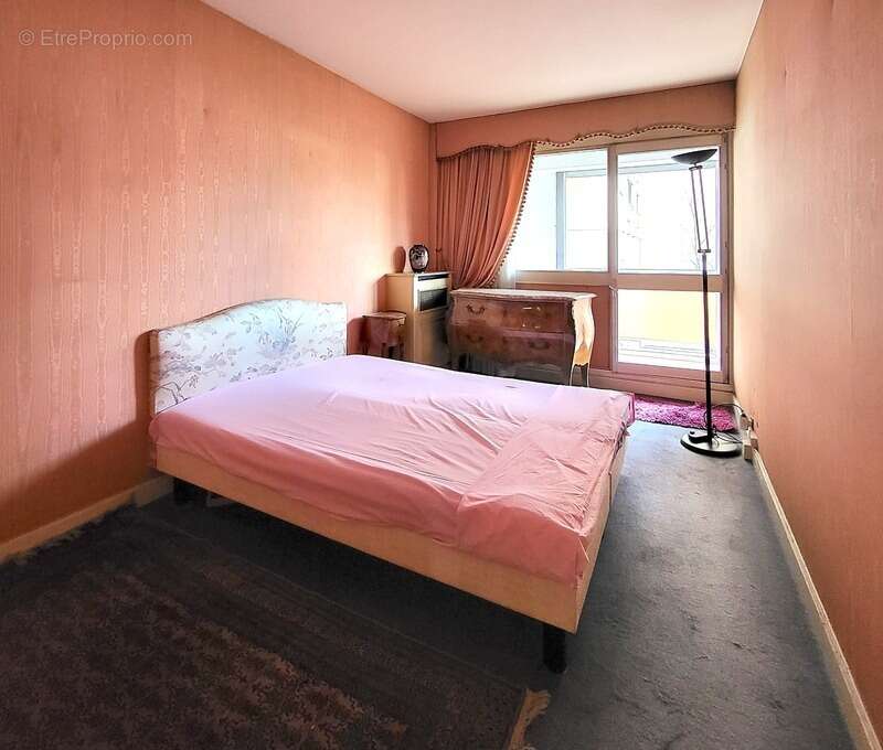 Appartement à PARIS-20E