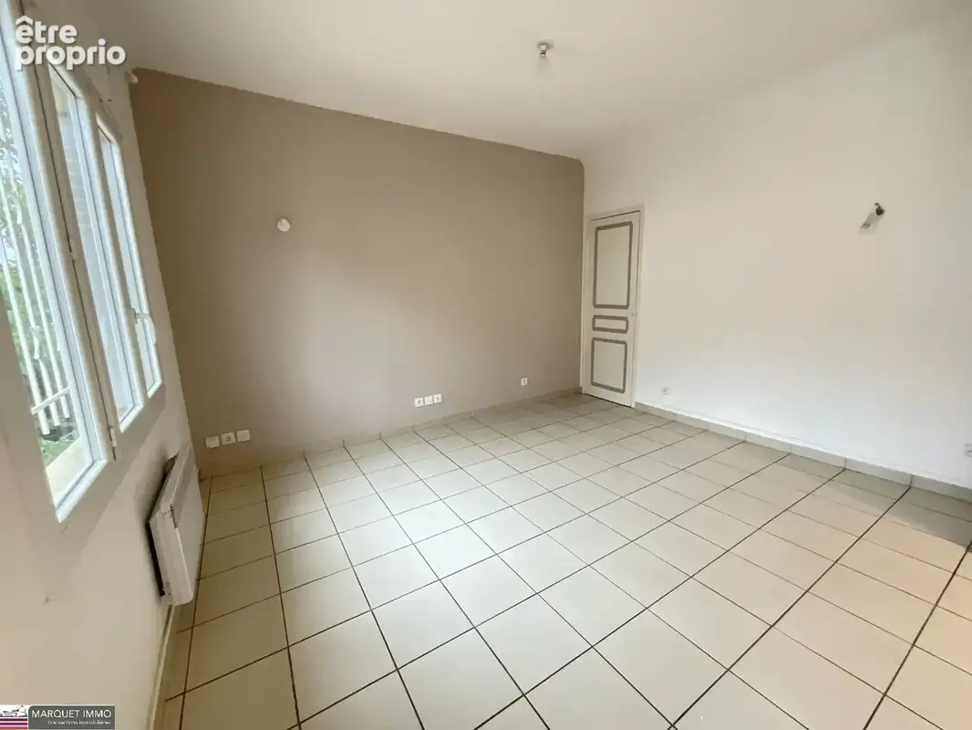 Une opportunité rare sur Béziers - Font-Neuve !!! Cette agréable villa T3 de plain-pied offrant 60 m² habitables, construite en  - photo 6