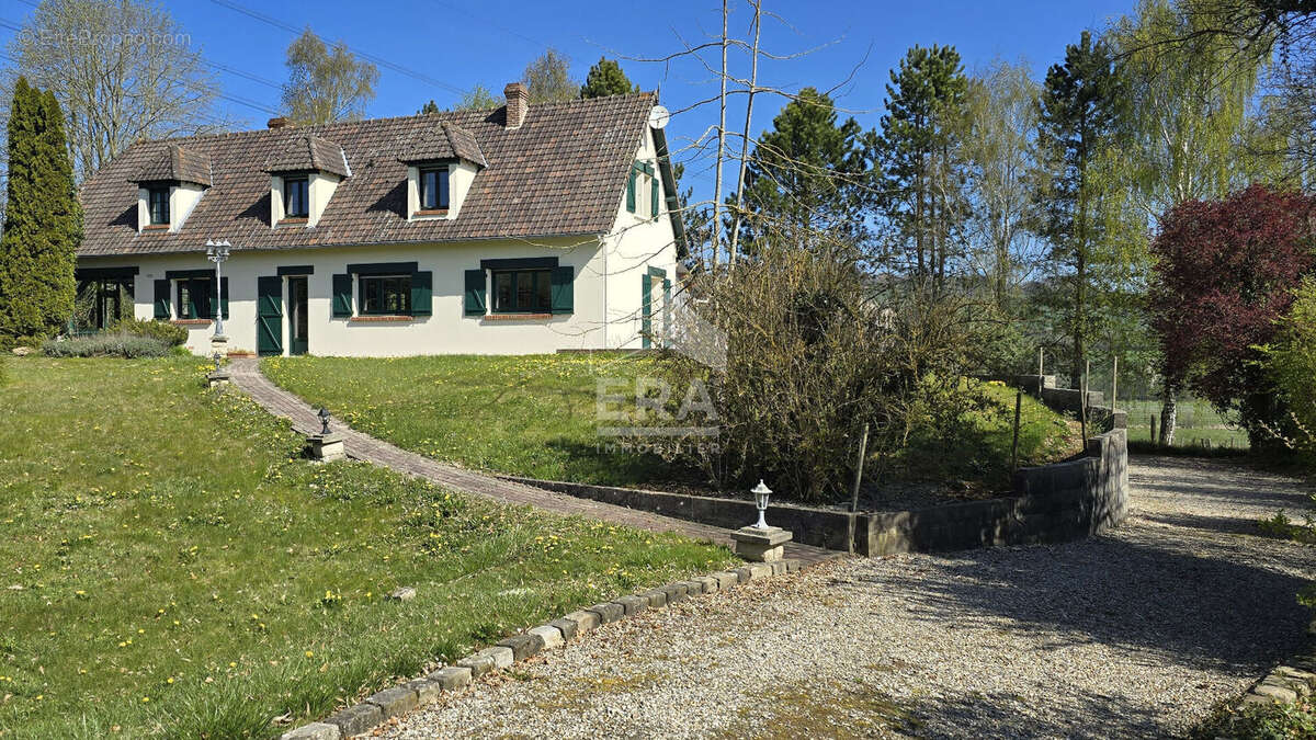 Maison à BELLENGREVILLE