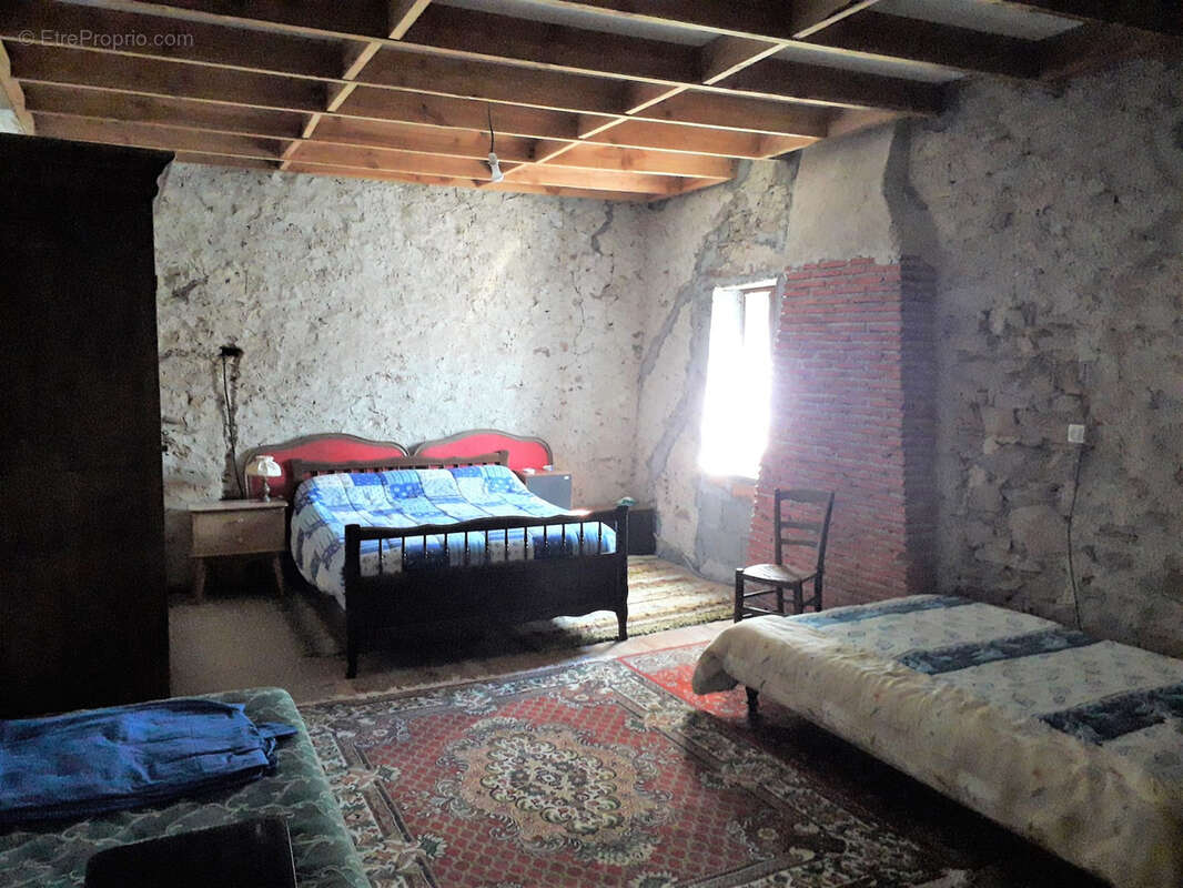 Maison à LIGNEROLLES