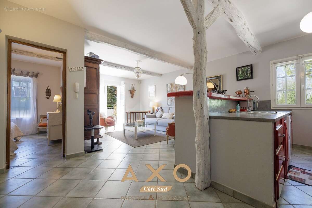 Maison à MEYRARGUES