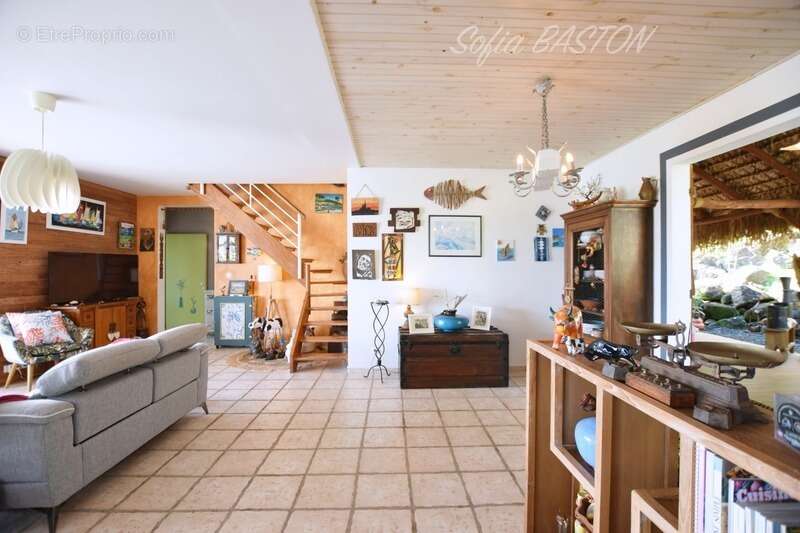 Maison à LES TROIS-ILETS