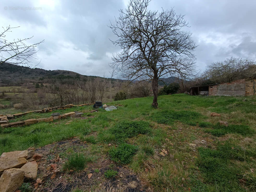 Maison de caractere  avec terrain non  attenant et garage - photo 13