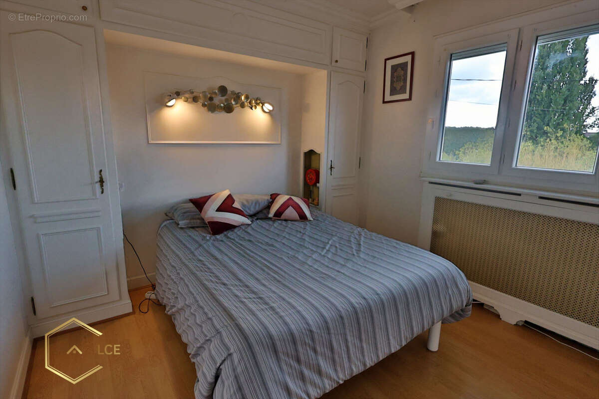 Maison à SAINTRY-SUR-SEINE