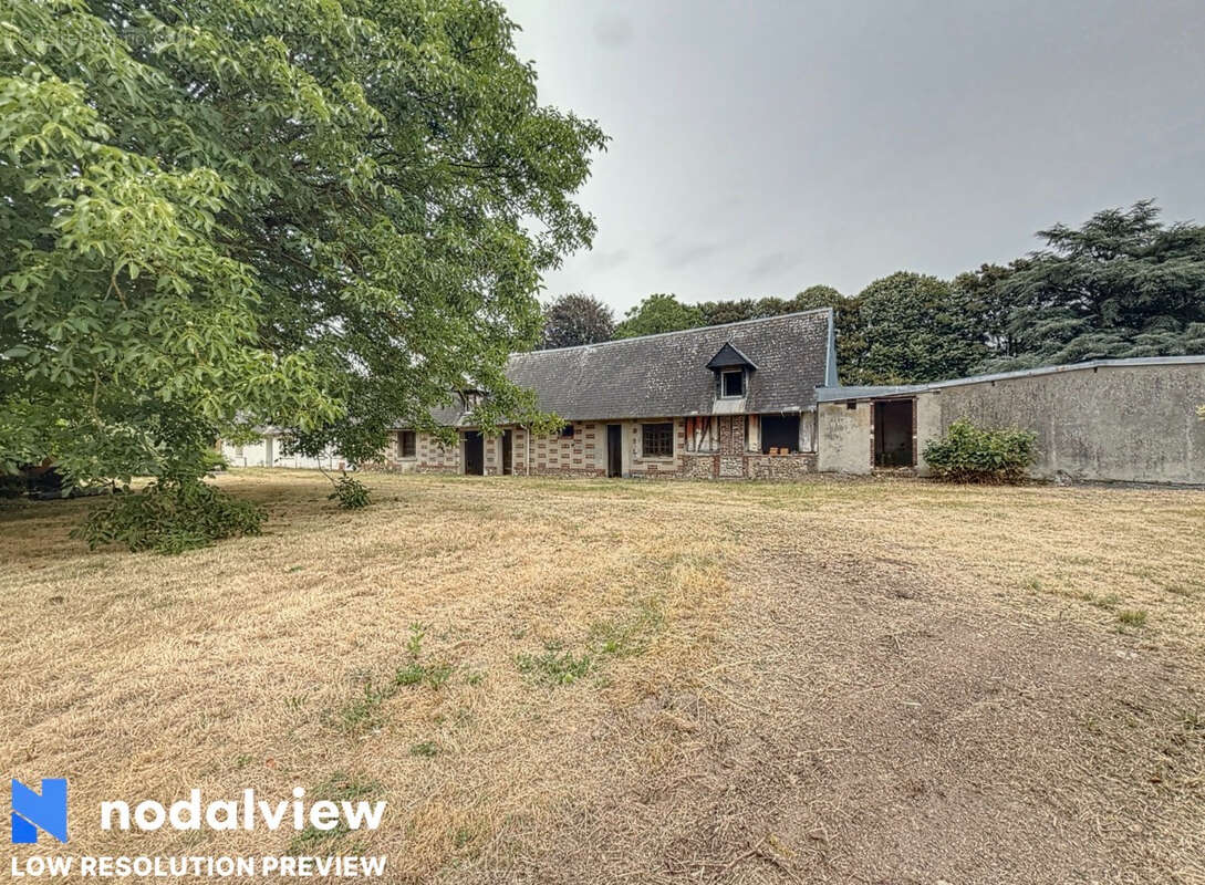 Longère à réhabiliter (924 m² de terrain) - photo 2