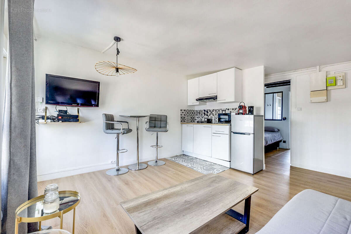 Appartement à PARIS-14E