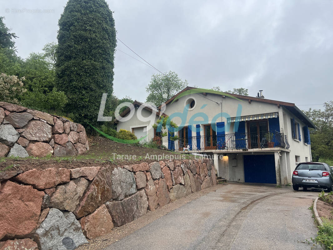 Maison à AMPLEPUIS