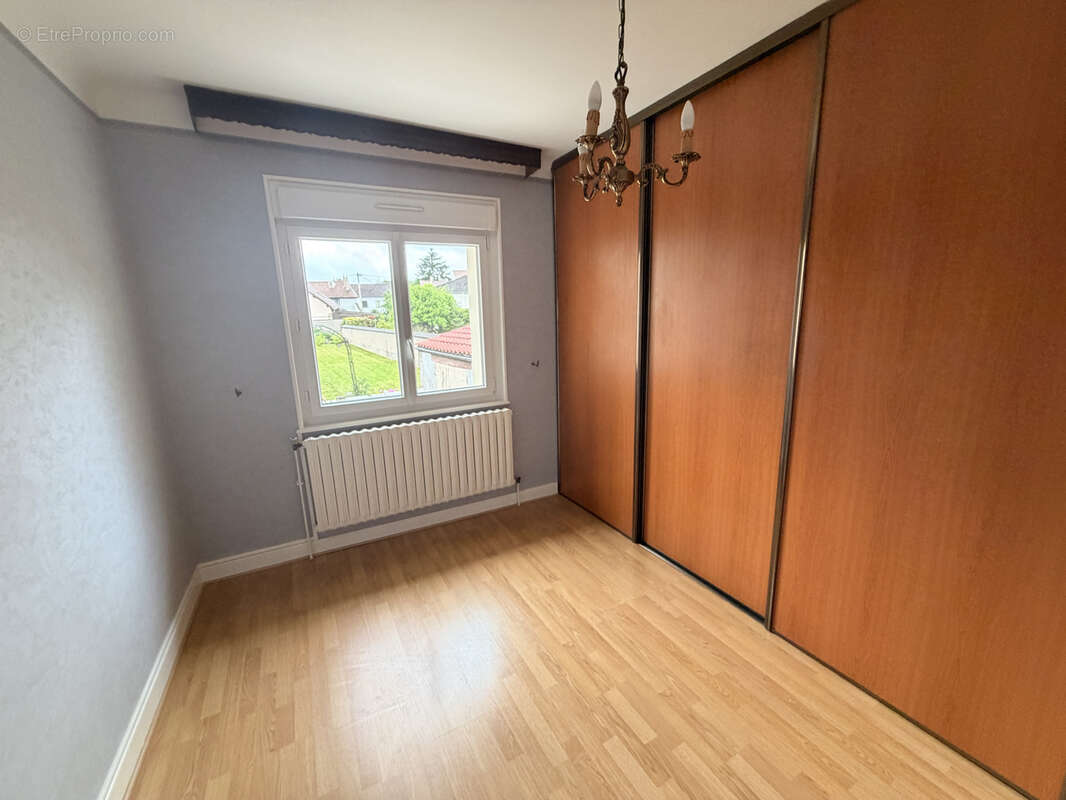 Maison à AUGNY